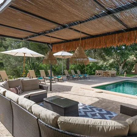 De Lujo Con Gran Piscina Y Campo De Golf Cerca Villa